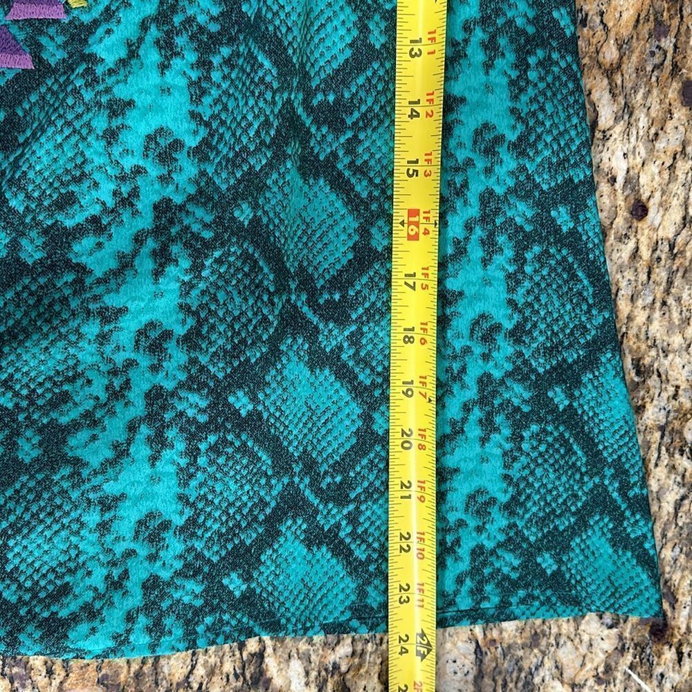 Judith March Green Snake Print Embroidered Off The Shoulder Top Size M - Picture 10 of 11